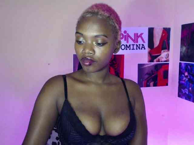 PinkDomina01 webcam