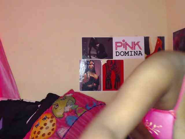 PinkDomina01 webcam
