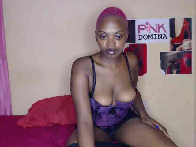 PinkDomina01 webcam