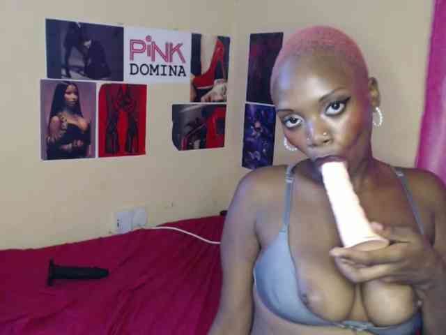 PinkDomina01 webcam