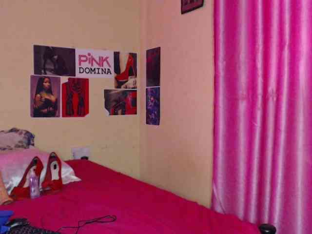 PinkDomina01 webcam