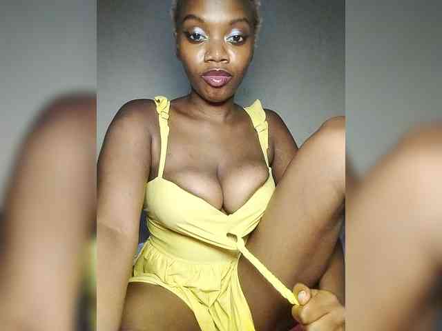 PinkDomina01 webcam