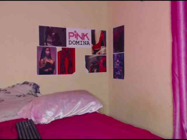PinkDomina01 webcam