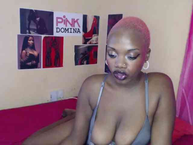 PinkDomina01 webcam