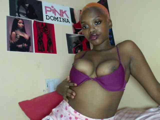 PinkDomina01 webcam