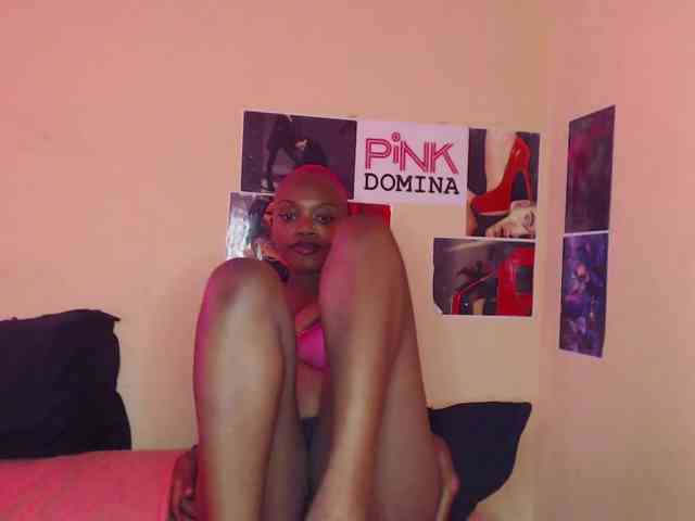 PinkDomina01 webcam