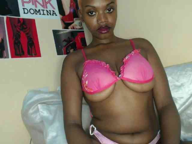 PinkDomina01 webcam