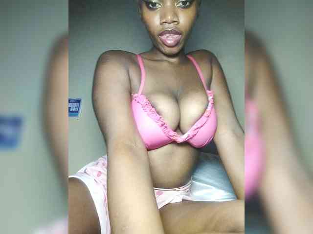 PinkDomina01 webcam