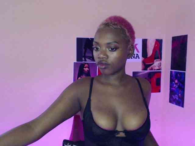PinkDomina01 webcam