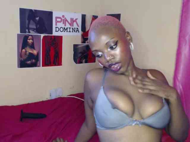 PinkDomina01 webcam