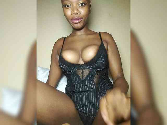PinkDomina01 webcam