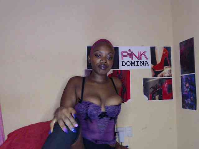 PinkDomina01 webcam