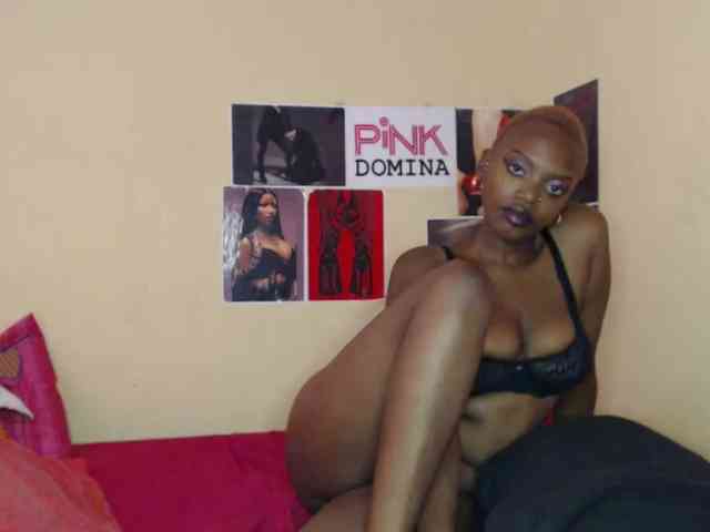 PinkDomina01 webcam