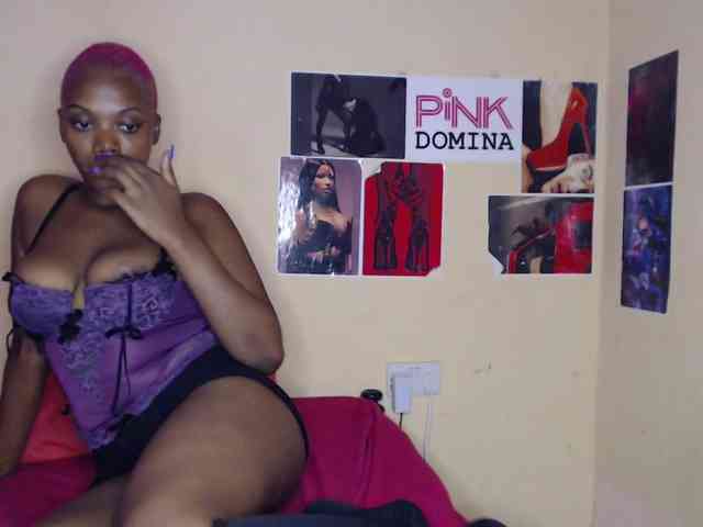 PinkDomina01 webcam
