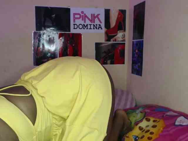 PinkDomina01 webcam