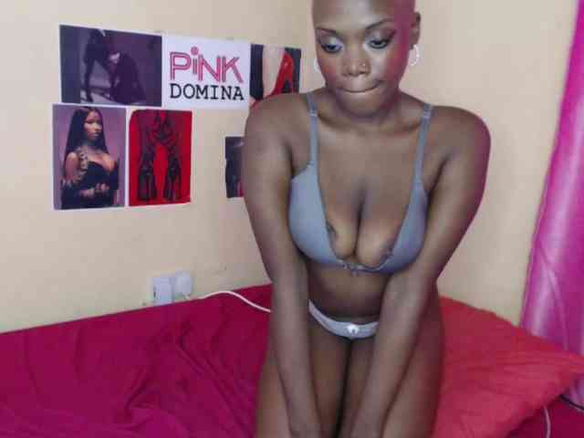 PinkDomina01 webcam
