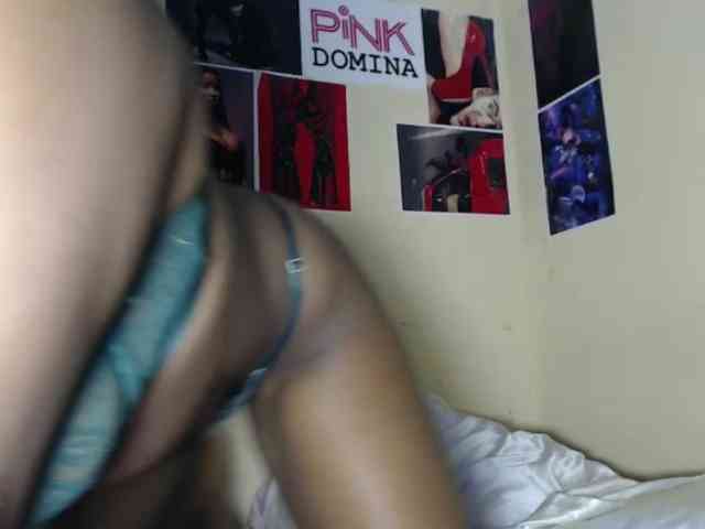 PinkDomina01 webcam
