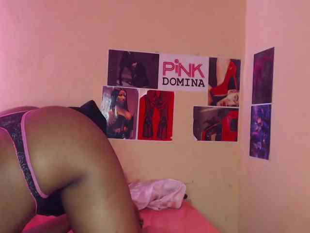 PinkDomina01 webcam