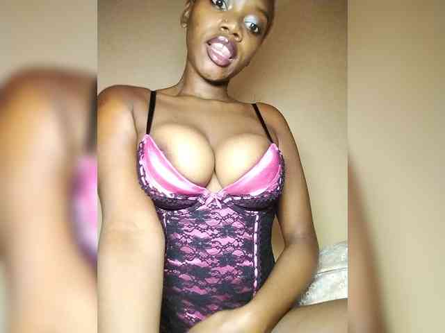 PinkDomina01 webcam