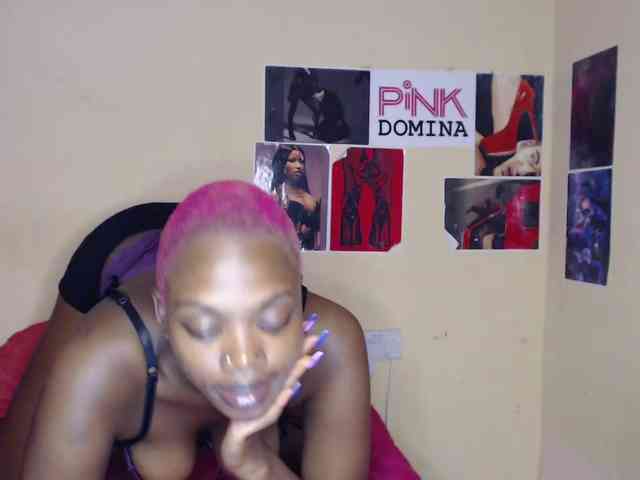 PinkDomina01 webcam