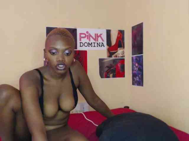 PinkDomina01 webcam