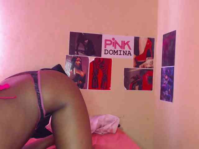 PinkDomina01 webcam