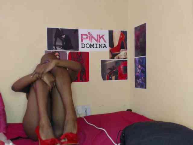 PinkDomina01 webcam