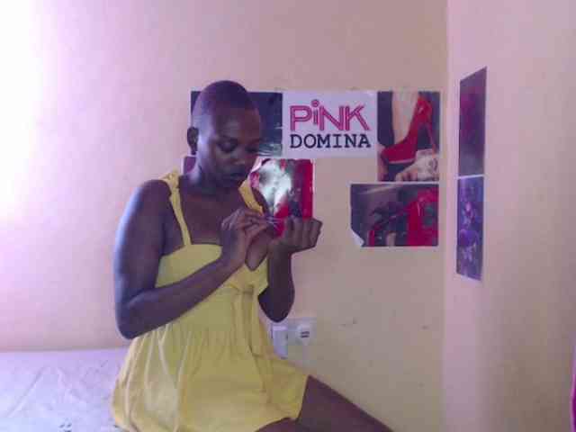PinkDomina01 webcam