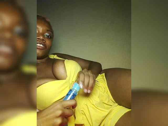 PinkDomina01 webcam