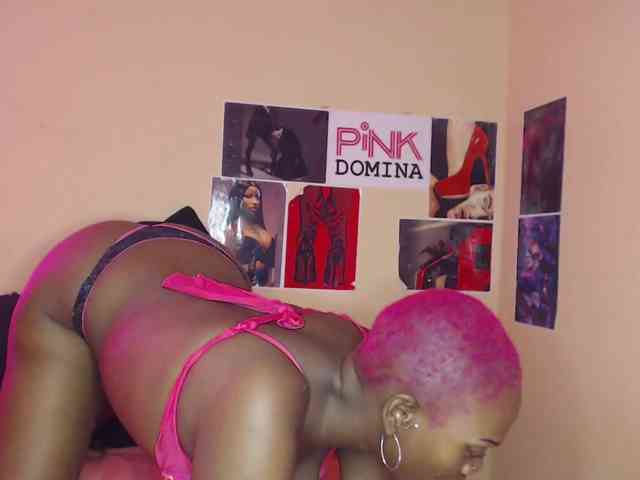 PinkDomina01 webcam
