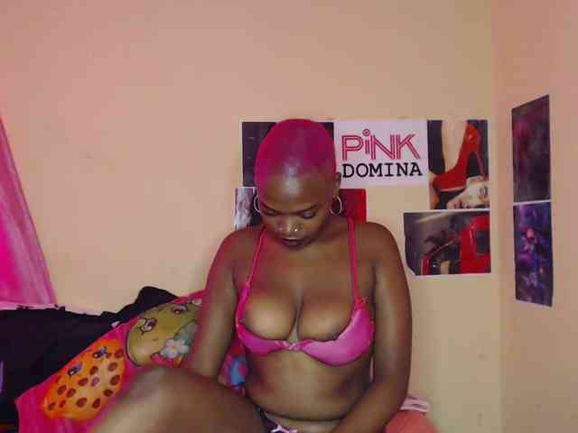 PinkDomina01 webcam