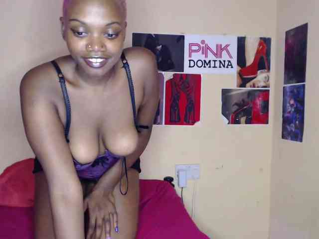 PinkDomina01 webcam