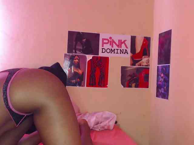 PinkDomina01 webcam