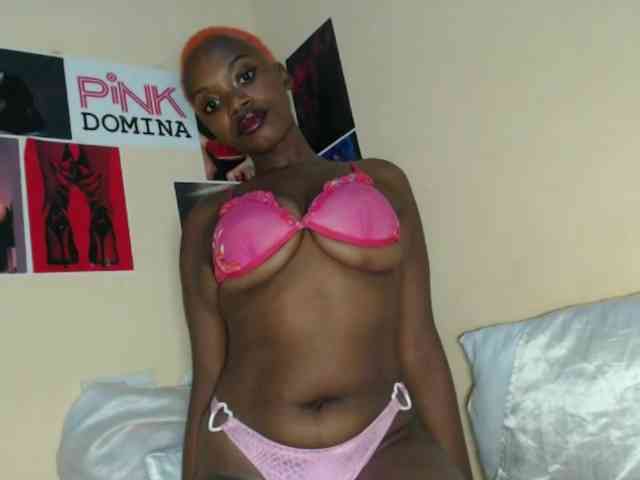 PinkDomina01 webcam