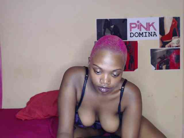 PinkDomina01 webcam