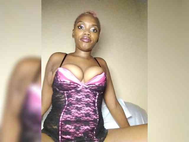 PinkDomina01 webcam