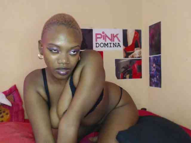 PinkDomina01 webcam