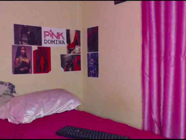 PinkDomina01 webcam