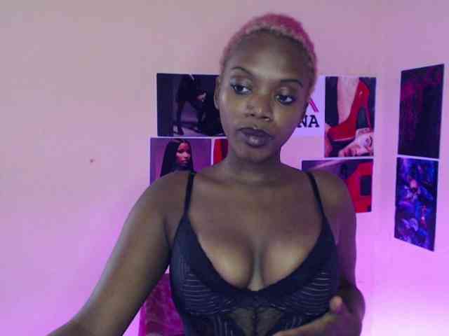PinkDomina01 webcam