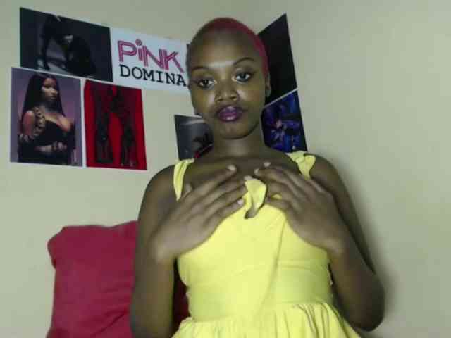 PinkDomina01 webcam