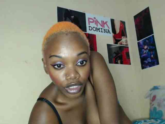 PinkDomina01 webcam