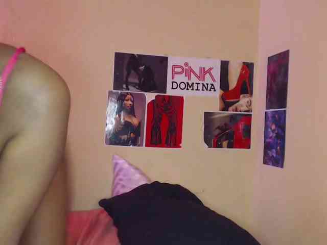 PinkDomina01 webcam