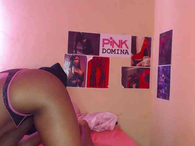 PinkDomina01 webcam