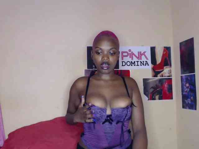 PinkDomina01 webcam