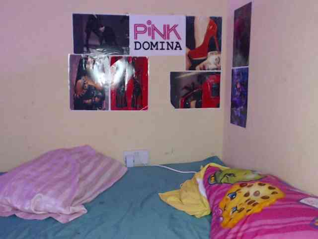 PinkDomina01 webcam