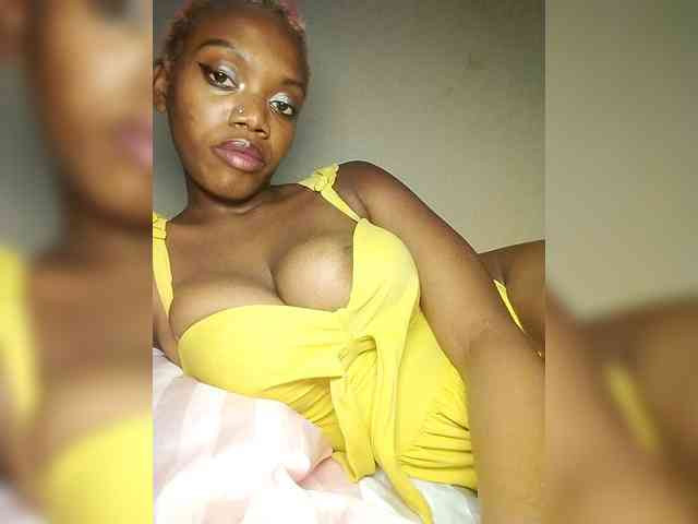 PinkDomina01 webcam