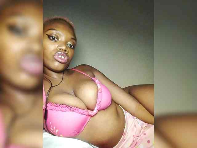 PinkDomina01 webcam
