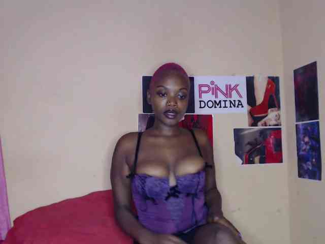 PinkDomina01 webcam