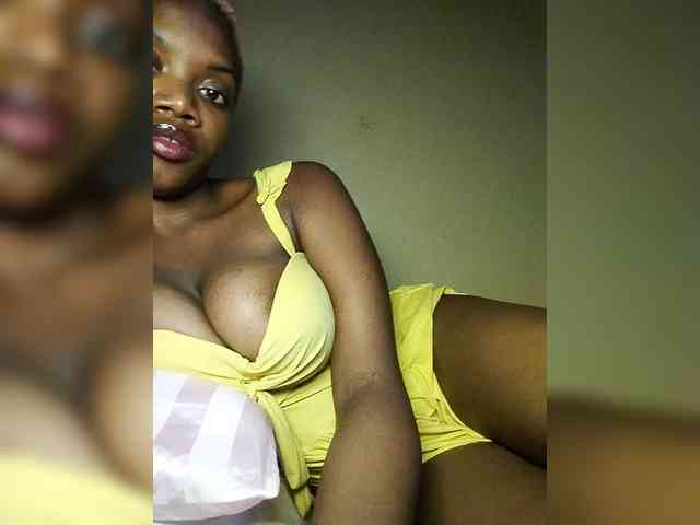 PinkDomina01 webcam