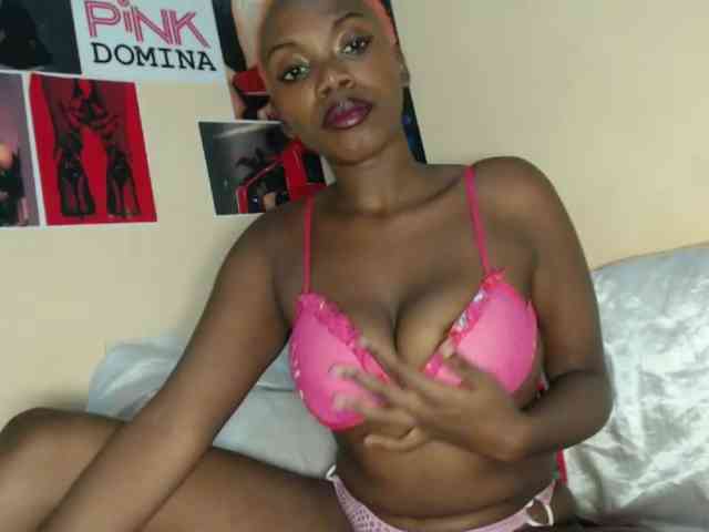 PinkDomina01 webcam